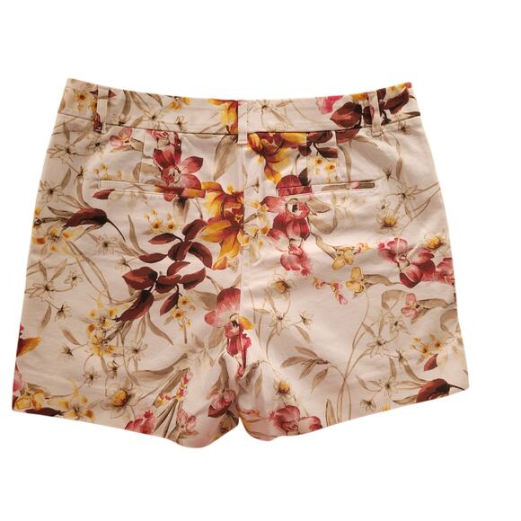 White House Black Market Shorts White Floral Pockets Chino Style Sz 8 - Picture 4 of 7